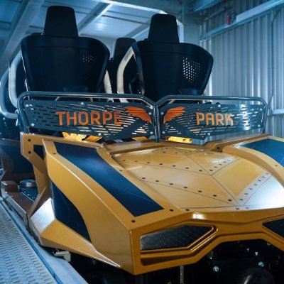 I'm Alex :)
- Full Stack Developer
- Over 400 flight hours in flight simulators
- Theme park and rollercoaster enthusiast
Comically Incompetant!