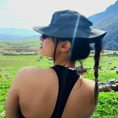 Inexile0_0's profile picture. یکی از هزاران داروساز موجود