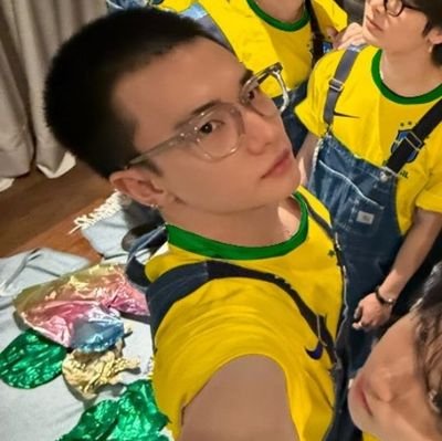 changbin e momo only meus fml e sem discussão🤙
@seungmokki meu di fé