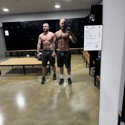 PetrK42233's profile picture. Par oba vers, hledáme top/vers na fun!