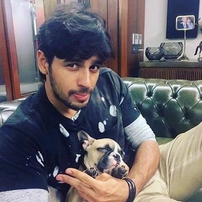 asmaannn2's profile picture. 