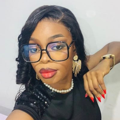 Precious_kelyo's profile picture. Spoken Word Event Performer🎙️ Available to be Vocable!🙃|| Writer| Baker| Biochemist. Use the link to read cool stories 👇https://t.co/mljdjiVmKX