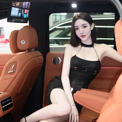 simra99's profile picture.