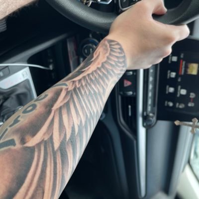 CsstV7's profile picture. Assyrian