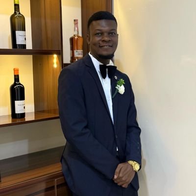 _DaviesOla's profile picture. Psychologist || Graphics / UI UX Designer || Die hard Manchester United fan🔴⚪️