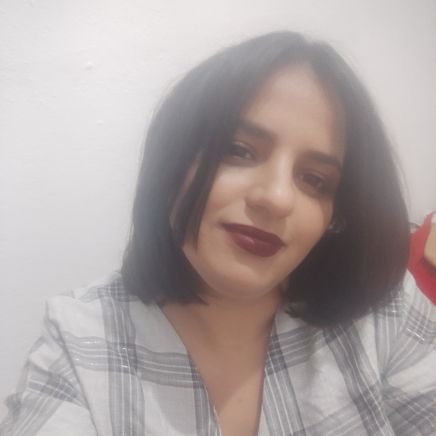 ahlem2102's profile picture. I'm done 🙃