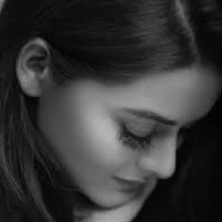 توسد الغيم ياإحساسي النادر مكانك الغيم دون الغيم لا ترضى .. 🌥🦋✨
