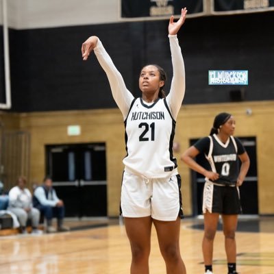 c/o 2026 Forward | Hutchison School | Tennessee Flight 17U EYBL | GPA 4.55