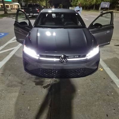 therich_uncle1's profile picture. I follow back real quick.