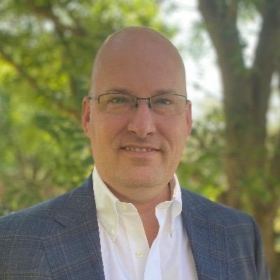 Technical Analyst | Crypto Enthusiast | Financial Coach | Economics | Riding the waves of decentralized dreams.