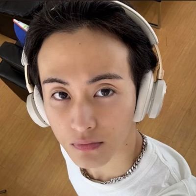 sanfeen's profile picture. big on ilichil? don't even joke lad