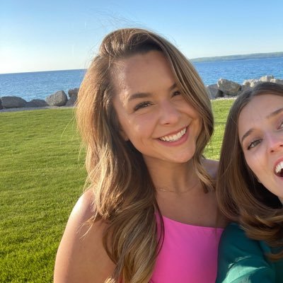 AshleyCromleigh's profile picture. OH  ➡️ WA