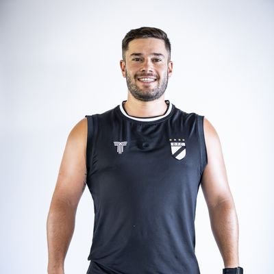 -Kinesiologo @danubiofc -Entrenador Personal e Instructor en Musculacion. -Educador en primera infancia.