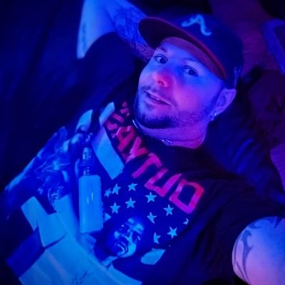 ABigWhiteDaddy's profile picture. I'm a straight man that was blessed with a bwc in length + girth! I can give you that sex you been looking for mama 😜