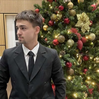 NorbertBoratyn's profile picture. ig: @norbertboratyn 💰| Making £1M in Ecom before I graduate 🚀| Documenting my progress daily Follow to see the journey 👇👇