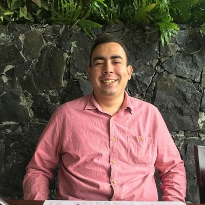 Jugador profesional de FC. Valle Nuevo, fanático del futbol en especial FC. Barcelona