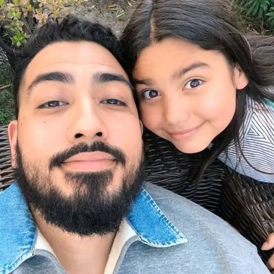 Gran vida en la tierra y siempre me mantengo orgulloso también con mi pequeño rayo de sol siempre en el corazón de papá ❤️🌹