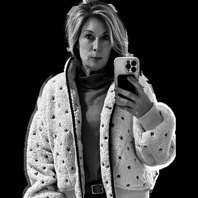 tlwiese's profile picture. I gave up my blue check. Algorithms ruin the experience.