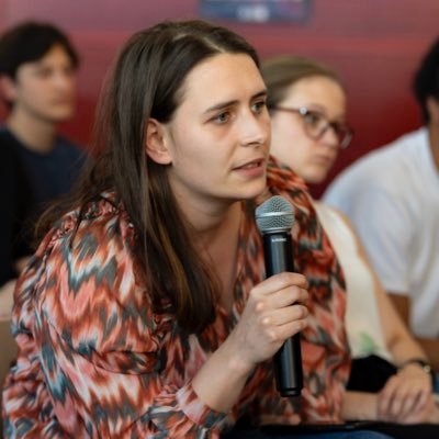 Co-coordinatrice @generations_75_ - 📍Paris - Équipe nationale @LesjeunesG en charge des formations - Parlement de @GenerationsMvt ✊🌱 - 📸 @dorian_lhez