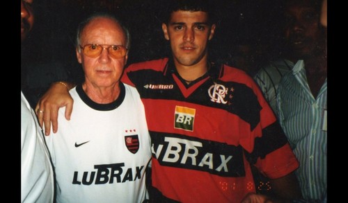 DEUS ACIMA DE TUDO EM NOME DE JESUS