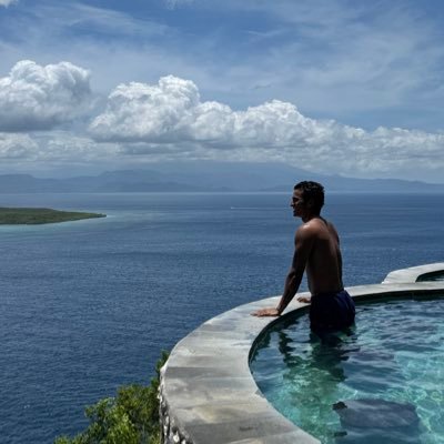 RanoveerN's profile picture. Eat good, travel far, read and love.