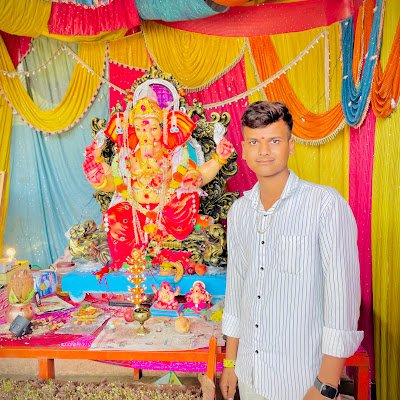 mundhe_shi38176's profile picture. 