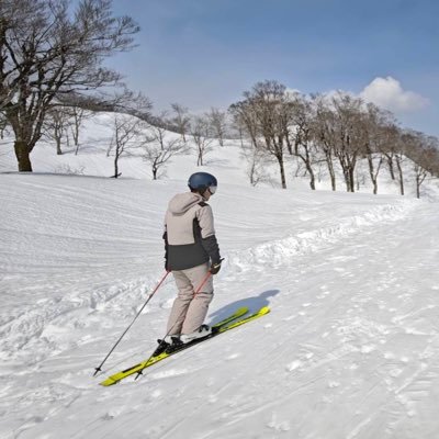 東北で自由に滑っています。完全独学で4シーズン目。遠回りですが試行錯誤を楽しんでいます。登山、サイクリングも。