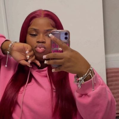 Gemini🦋 Pretty face w. Dimples 😍 • 🌈💕QBall💙. You fav RN👩🏽⚕️🩺