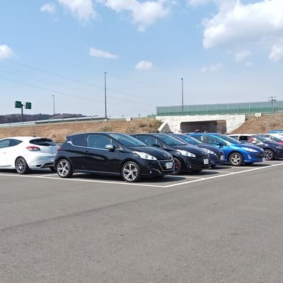2023年7月29日から平泉スマートIC駐車場にて初開催のフランス車ミーティング。
年内は10月12日、11月2日の2回開催予定です🇫🇷