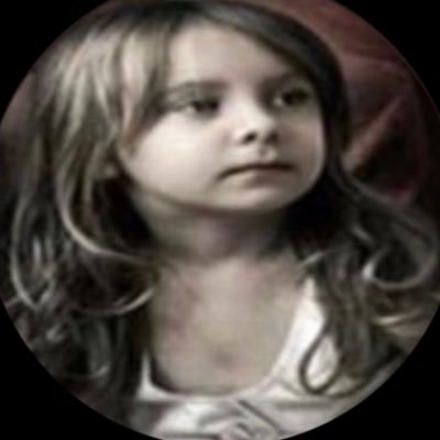 عالمي فلسفه ابدعت في التصاميم بكل برامجها هاويه للرسم تستوقفني الكتابات الأدبيه مطلعه انهل من كل مجال اكاديمه ولي فيها مجالات عده اتنفس مابداخلي وادونه هنا