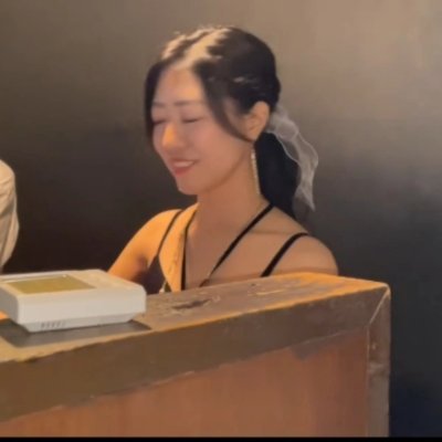 いかに宇多田ヒカルを上手く流すかを研究するDJです。いつか自分のリミックス作ったり宇多田ヒカルイベントでDJ出来るようになるのが夢。