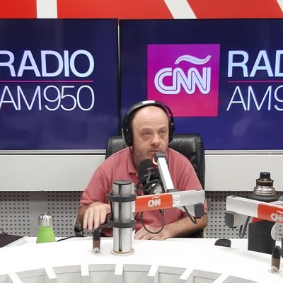 Periodista Agropecuario. Trabajo en CNN Radio.