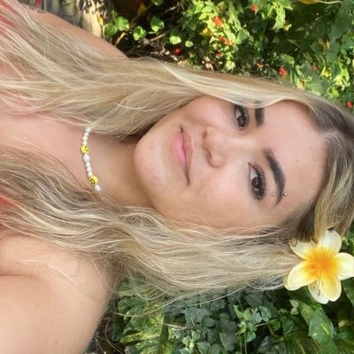 lxricel's profile picture. uke?