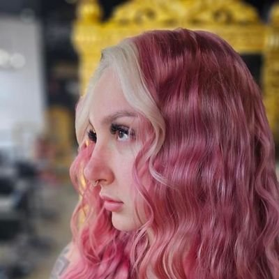 MisssYara1's profile picture. Seuls les messages respectueux et sérieux sont acceptés😘❤️. Les plaisantins peuvent passer leur chemin😤