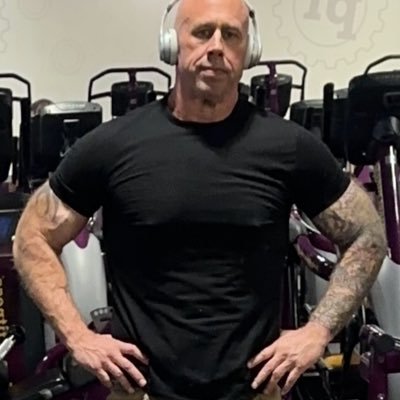 Emperor of NY.  Lover of beautiful women, food, & music. Imperfect. Kind. Loyal. Pervy. Dominant. Ultra open minded. Oral..things end up in my mouth. 🐈🦶🏻😈