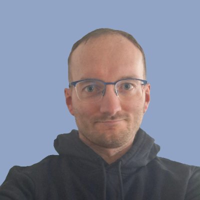 Vystudovaný počítačový archivář. Aktualizuju katastr nemovitostí. | Zelení | Člen obsahového týmu @CeskoDigital. | Feminista a podporuju LGBT+ lidi.