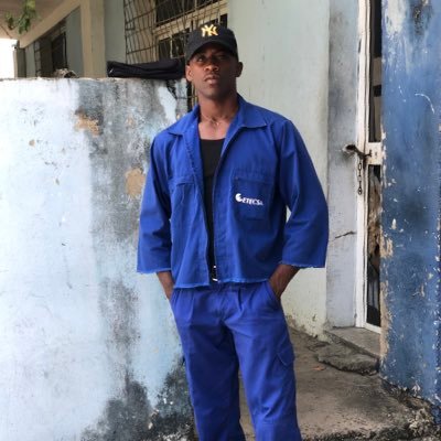 AtieSimon's profile picture. Pon tu amor en tu trabajo y toda tu conciencia .No lo hagas solo por dinero ,Hazlo también por amor , solo es un cambio en el énfasis
