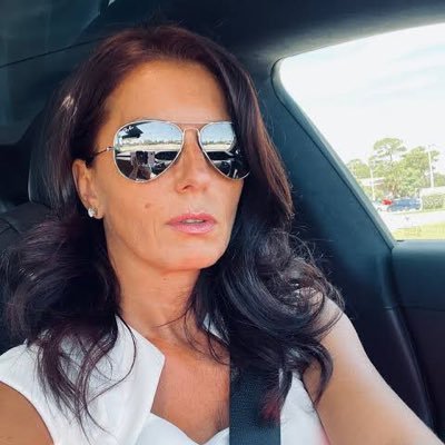 Backup Account Residential Real Estate in FL, Waterfront & Beachside Specialist. First Tesla S Plaid owner in FL, Tesla Shareholder. Fluent in 6 languages.
