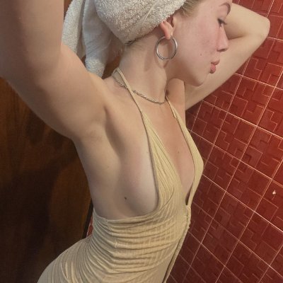 Kansas might be flat but I bring all the curves that matter. DM me if ur done with ordinary and ready to feel FREE the way you deserve 😏👇