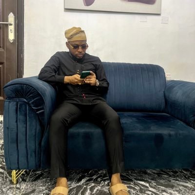Assiduous; MD 👨🏾⚕️ sometimes; CEO @Enzofoodz troublemaker with my tweets 😁 CFC 💙