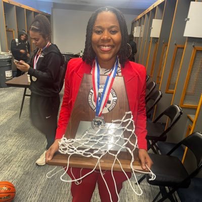 Hightower High School Head Girls Basketball Coach and Campus Co-Coordinator. A woman who teaches by being. DST❤️🐘 #sisterhood #weputon4mocity