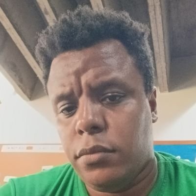 Só bobajada e aleatoriedades. De vez em quando sai algo sério.