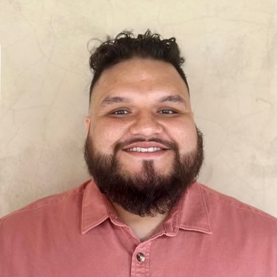 elmeroflores's profile picture. organizer & campaigns strategist, aspiring abolitionist 📖 social justice & mvmt building ✊🏼 horror movie enthusiast 🔪 | opinions + RTs my own 🏳️‍🌈🇸🇻