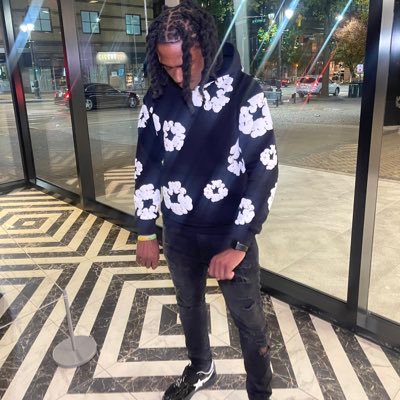 FastLaneLo's profile picture. 🦅