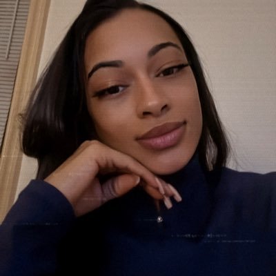 LexPoisonati's profile picture. Made in Shoalin. Crystal enthusiast. Poet. Corporate baddie. Sommelier. Entrepreneur. Charming. Opinionated & Passionate.
