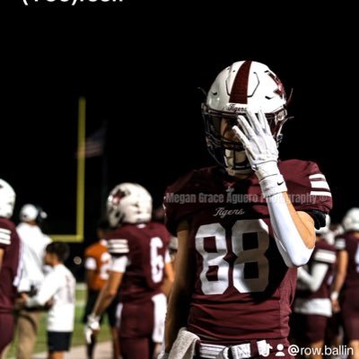 | Floresville Highschool | 2027 | 4.5 GPA |6’2 | 165 | WR | PG | @DN_SATX_2025 |@IlyanMartinez