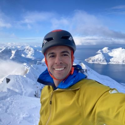 Berguedà apassionat per la muntanya i l'alpinisme 🏔. Infermer de Bombers Gene (GROS India/ERI) i del SEM (UIS) 🚑. Bomber Vol 🚒.