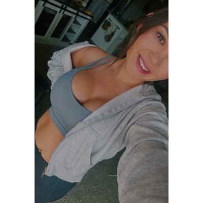 sophiielynn1's profile picture. FREE 👇🏼