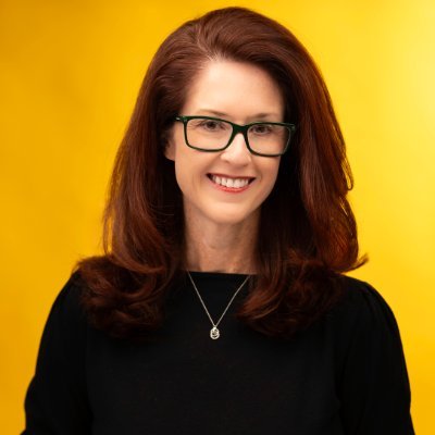 Harley's Mom / Journalist / Producer / Content Creator / Loves laughter, kind people & believes the glass is half-full!