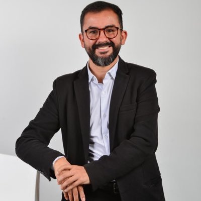 Uso redes sociales para divertirme. Espero no herir susceptibilidades. Sígueme en #ElRincónDelFútbol https://t.co/WbjFA8oqRG
